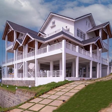 Hôtel Petals Nilgiris à Ooty Extérieur photo
