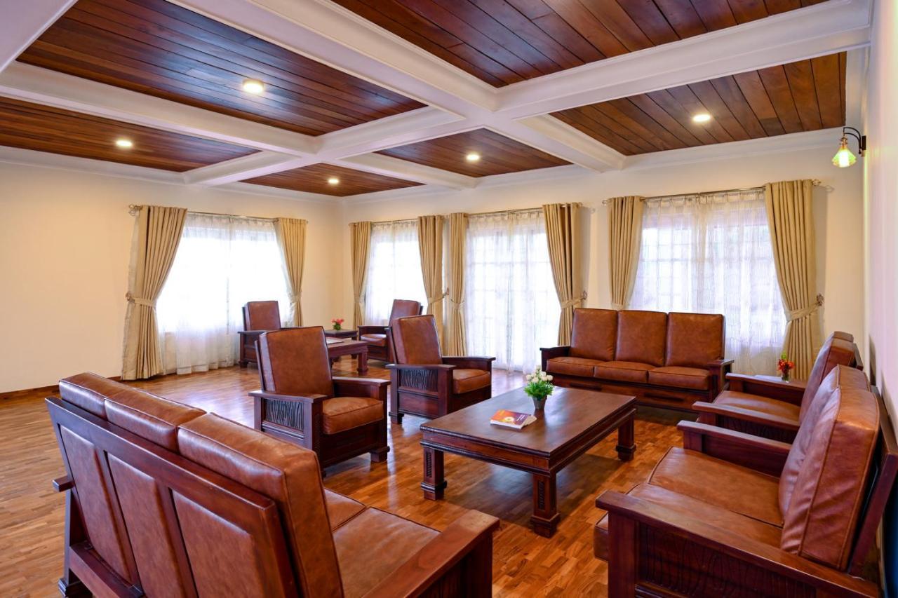 Hôtel Petals Nilgiris à Ooty Extérieur photo